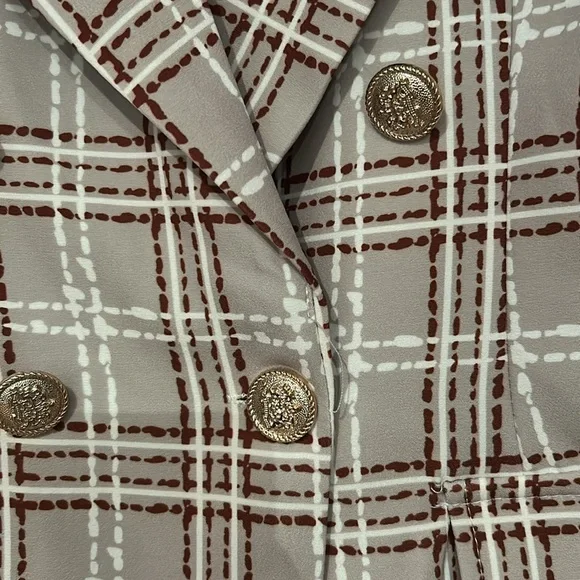 Blazer - Picture 2 of 2